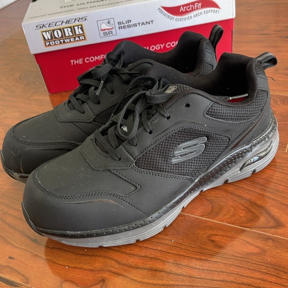 Sketchers Slip Resistant Arch Fit Men's Work Footwear Safety Toe